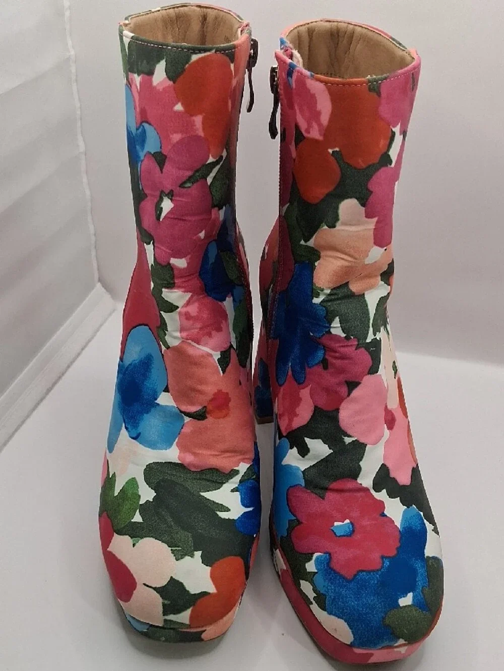Corkys bold floral